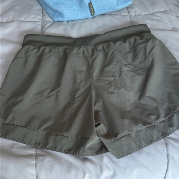 REI women’s lined hiking / running shorts - M - Picture 4 of 8